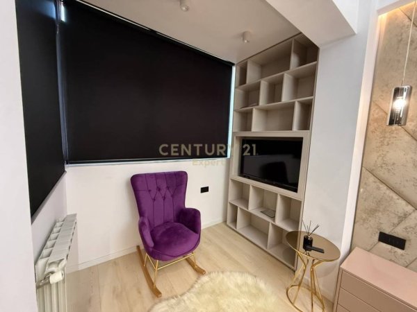 Tirane, jepet me qera apartament 2+1+Aneks+Ballkon Kati 9, 120 m² (Air Turbina)