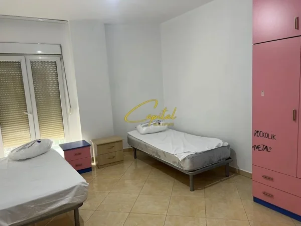 Tirane, jepet me qera apartament 2+1 Kati 4, 120 m² 600 € (DON BOSKO)