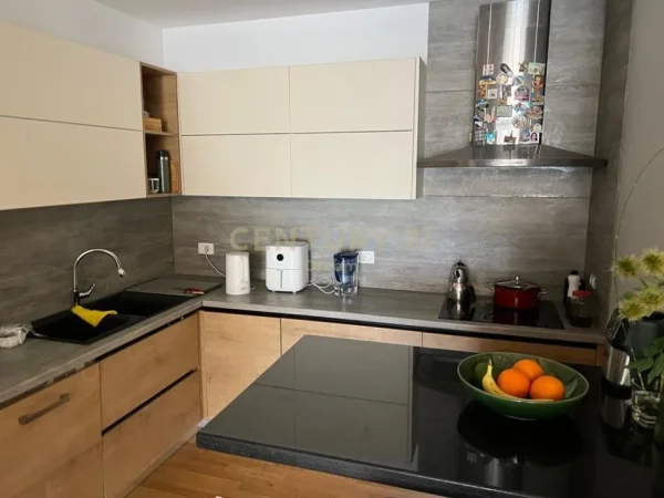 Tirane, jepet me qera apartament 2+1 Kati 3, 120 m² 850 € (Kodra e Diellit 2)