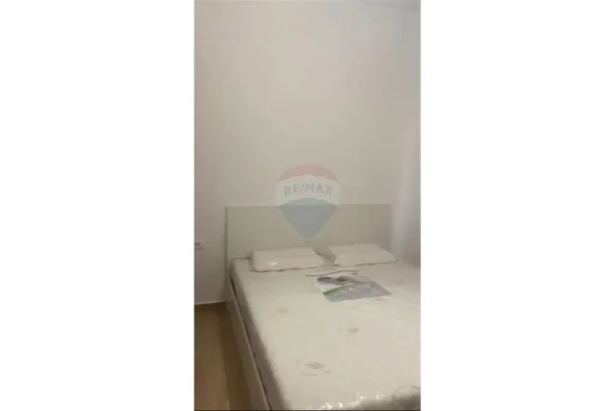 jepet me qera apartament 1+1 Kati 3, 80 m² 400 € (Kthesa Kamzes)