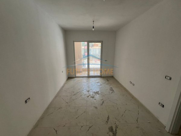 Tirane, jepet me qera apartament 1+1 Kati 2, 78 m² 400 € (Laprake Kompleksi Aura)