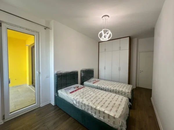 Tirane, shitet 2+1+Ballkon , 