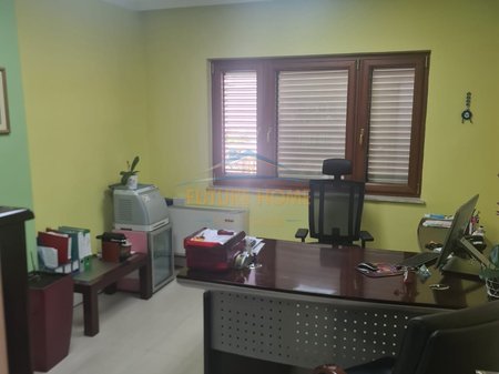 Tirane, shitet apartament 3+1 Kati 3, 165 m² 550.000 € (Rruga Nikolla Tupe)