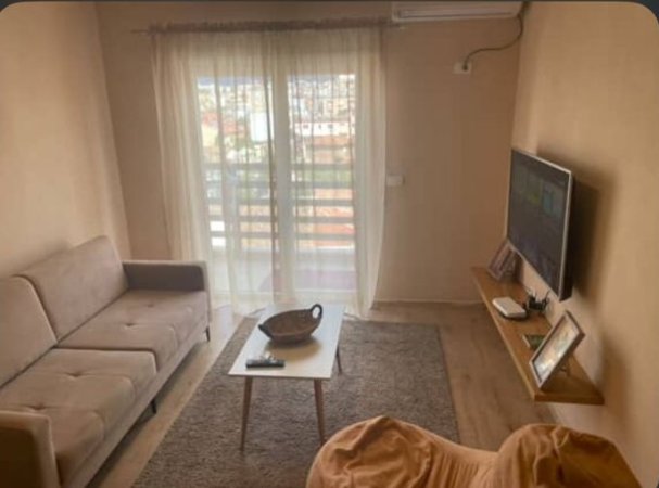 Tirane, jepet me qera apartament 1+1 Kati 5, 90 m² 600 € (rruga e dibres)