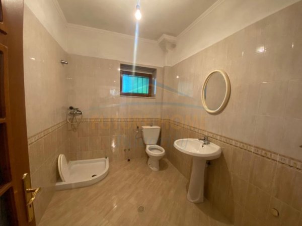Pogradec, shitet 3 Katshe Kati 0, 218 m² 195.000 € (Pogradec)