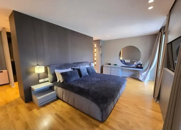 Tirane, shitet apartament Kati 8, 600 m² 15.000.000 € (Liqeni)