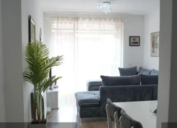 Tirane, jepet me qera apartament 1+1+Ballkon Kati 3, 67 m² 750 € (Qender)