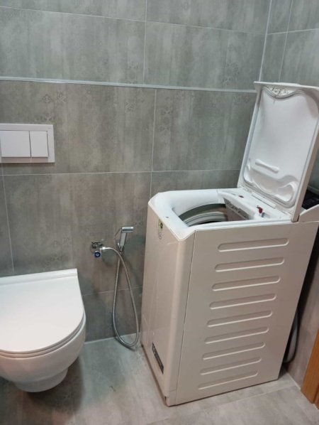 Tirane, jepet me qera apartament 2+1+Ballkon Kati 6, 105 m² 600 € (ASL 1)