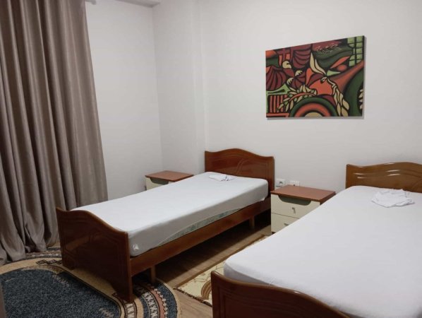 Tirane, jepet me qera apartament 2+1+Ballkon Kati 6, 105 m² 600 € (ASL 1)