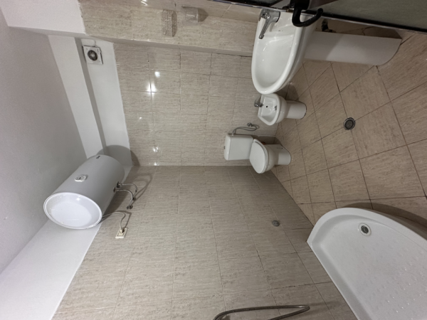 Tirane, jap me qera apartament 1+1+Ballkon Kati 8, 58 m² 450 € (Rruga Pjetër Budi, Tirane)