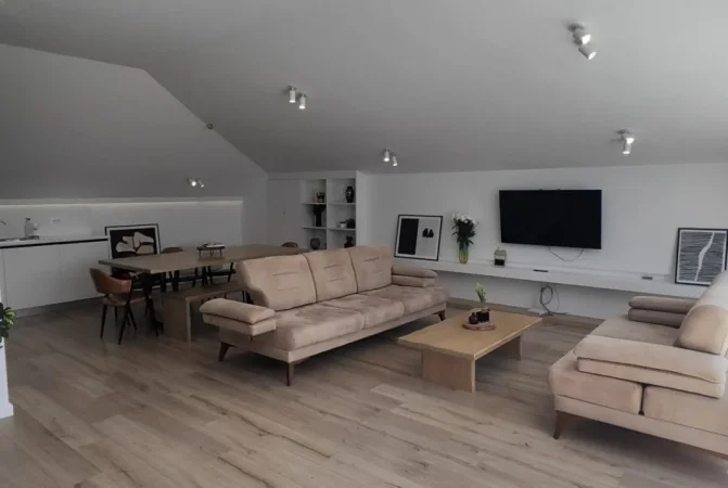 Tirane, shitet apartament+verande | Penthouse 3+1 Kati 8, 198 m² 180.000 € (Rruga Myslym Keta)