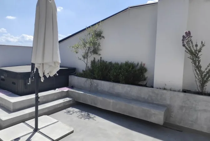 Tirane, shitet apartament+verande | Penthouse 3+1 Kati 8, 198 m² 180.000 € (Rruga Myslym Keta)