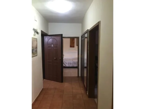 Tirane, jepet me qera apartament 3+1 Kati 2, 120 m² 1.000 € (Don Bosko, Tiranë)