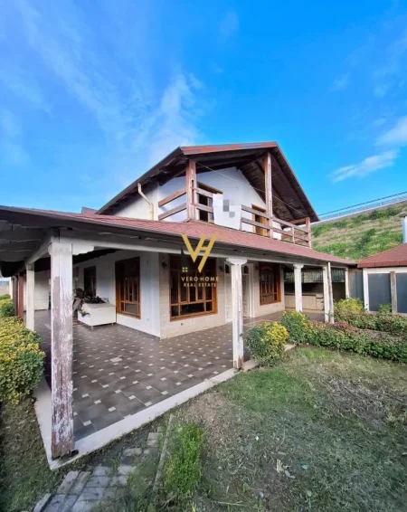 Tirane, jepet me qera Vile 2 Katshe Kati 0, 400 m² 1.500 € (thumane - kashar)