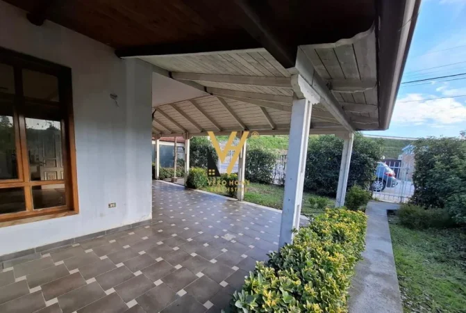 Tirane, jepet me qera Vile 2 Katshe Kati 0, 400 m² 1.500 € (thumane - kashar)