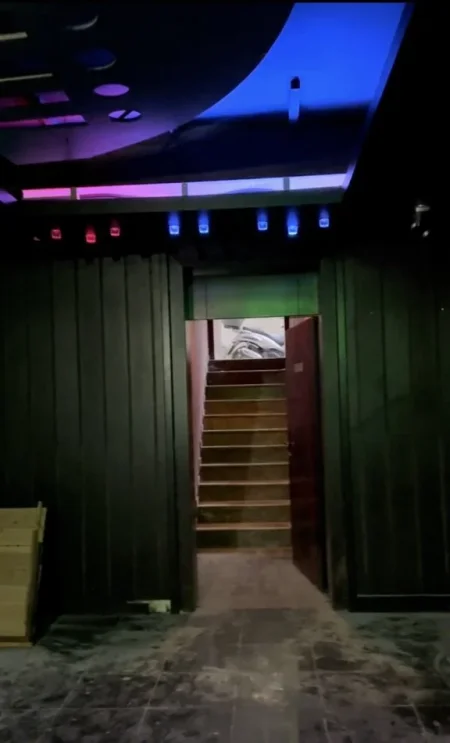 Tirane, jap me qera ambjent biznesi Kati -1, 325 m² 2.500 € (Rruga Pjetër Budi, Tirane)