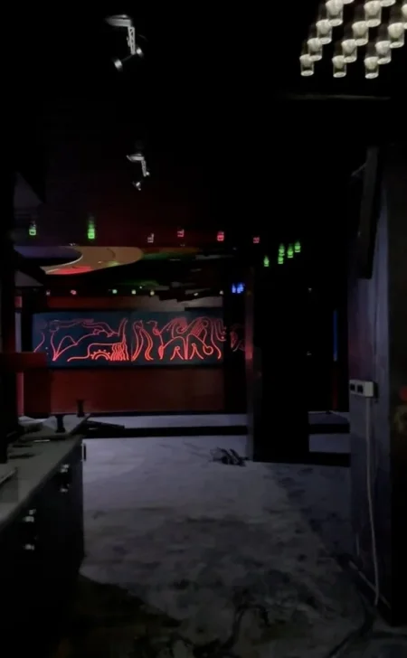 Tirane, jap me qera ambjent biznesi Kati -1, 325 m² 2.500 € (Rruga Pjetër Budi, Tirane)