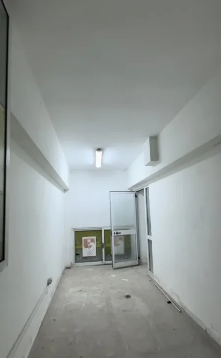 Tirane, jap me qera ambjent biznesi Kati -1, 172 m² 1.200 € (Rruga Pjetër Budi, Tirane)