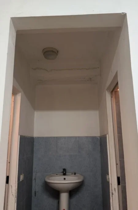 Tirane, jap me qera ambjent biznesi Kati -1, 172 m² 1.200 € (Rruga Pjetër Budi, Tirane)