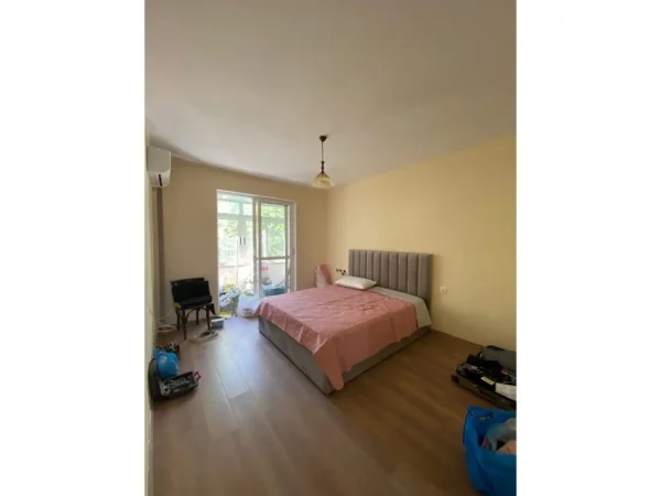 Tirane, jepet me qera apartament 2+1+Ballkon Kati 4, 70 m² 750 € (Rruga Muhamet Gjollesha)