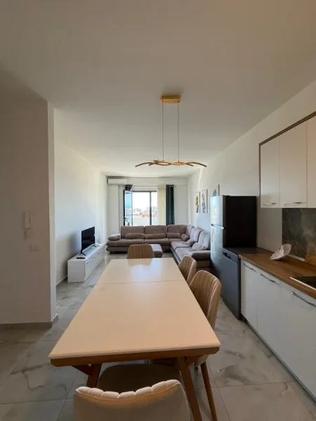 Tirane, jepet me qera apartament 2+1+Ballkon Kati 9, 115 m² 650 € (Unaza e Re)