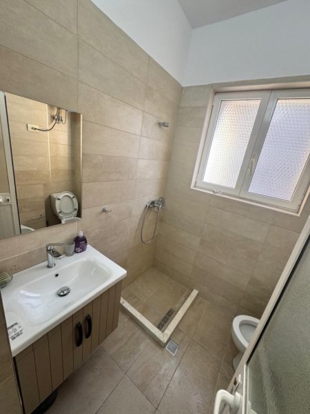 Tirane, shitet apartament 2+1+Ballkon Kati 3, 76 m² 155.000 € (Mine Peza prane Prokuroris)