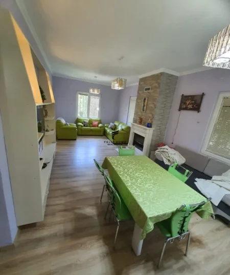 Tirane, shitet Vile 3 Katshe Kati 3, 1.000 m² 350.000 € (PEZE E VOGEL)