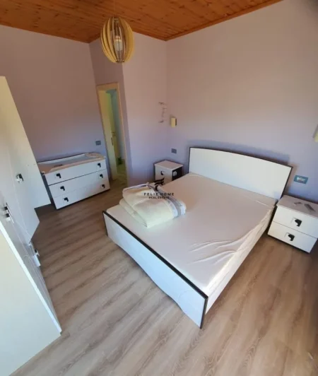 Tirane, shitet Vile 3 Katshe Kati 3, 1.000 m² 350.000 € (PEZE E VOGEL)