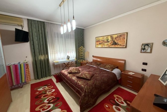 Tirane, jepet me qera apartament 2+1+Ballkon Kati 8, 125 m² 850 € (Rruga e Elbasanit)