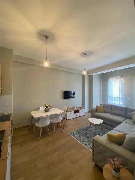 Tirane, jepet me qera apartament 1+1 Kati 7, 72 m² 650 € (Xhamllik)