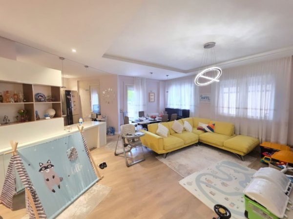 Tirane, shitet apartament 3+1 , 240 m² 580.000 € (Prane Kompleki Kontakt)