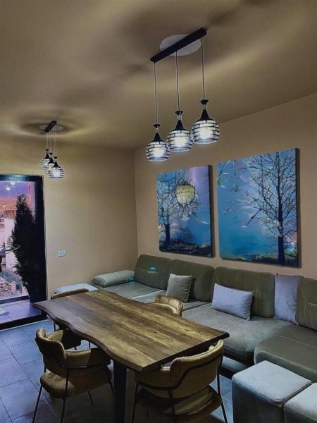 Tirane, jepet me qera apartament 1+1+Ballkon Kati 3, 87 m² 400 € (5 maji)