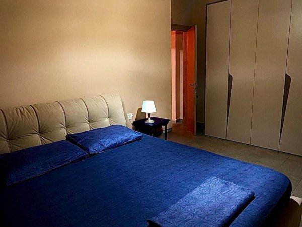 Tirane, jepet me qera apartament 1+1+Ballkon Kati 3, 87 m² 400 € (5 maji)