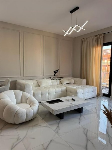 Tirane, jepet me qera apartament 2+1+Ballkon Kati 15, 125 m² 1.500 € (RRUGA E KAVAJES)