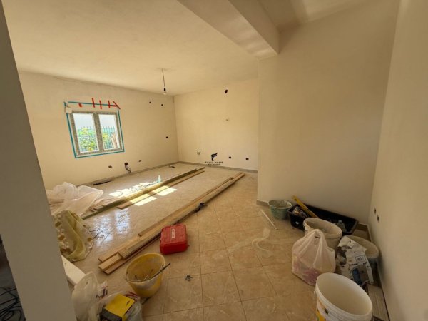Tirane, jepet me qera apartament 1+1+Ballkon Kati 1, 75 m² 350 € (LAPRAKE)