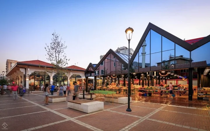 Tirane, jepet me qera ambjent biznesi Kati 1, 70 m² 700 € (Pazari i Ri)