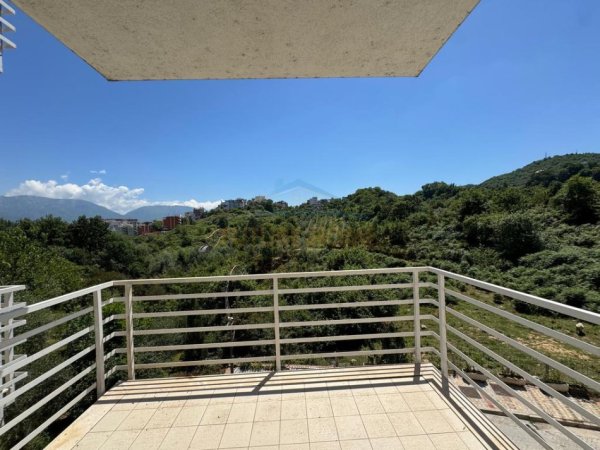 Tirane, jepet me qera apartament 2+1+Ballkon Kati 3, 106 m² 700 € (Rezidenca Kodra e Diellit 1)