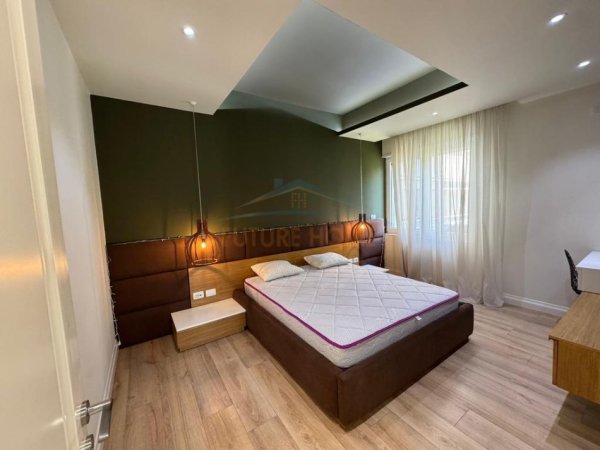 Tirane, jepet me qera apartament 2+1+Ballkon Kati 3, 106 m² 700 € (Rezidenca Kodra e Diellit 1)