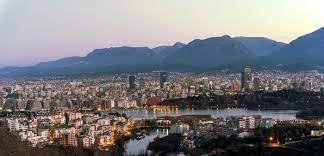 Tirane, jepet me qera apartament 2+1 Kati 1, 110 m² 350 € (Selvia)