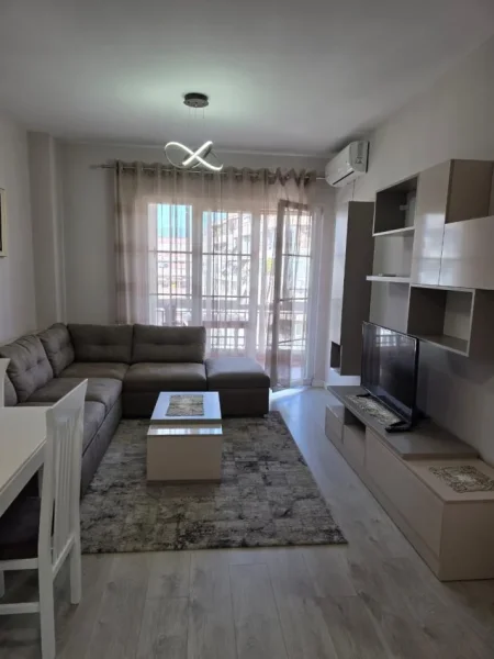 Tirane, jepet me qera apartament 1+1 Kati 6, 61 m² 450 € (Astir)