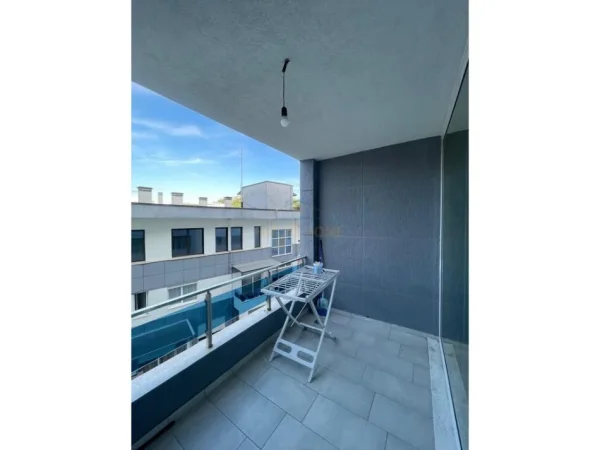 Tirane, jepet me qera apartament 2+1+Ballkon Kati 2, 100 m² 800 € (Kompleksi Mateo, Kopshti Zoologjik)