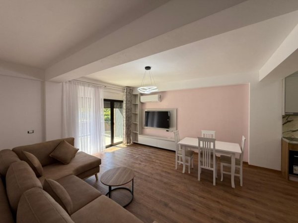 Tirane, jepet me qera apartament 1+1 Kati 2, 76 m² 600 € 
