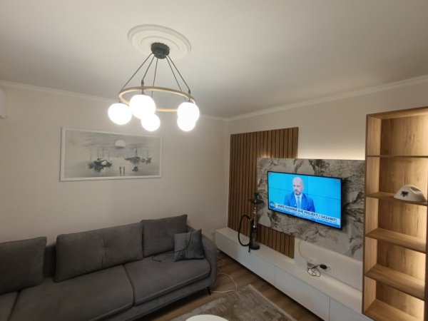 Tirane, jepet me qera apartament 1+1+Aneks+Ballkon Kati 4, 65 m² 450 € (Allias Pran Spitalit Nen Tereza)
