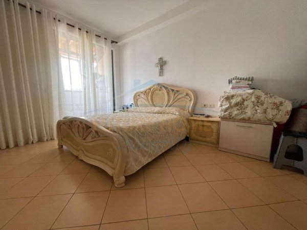 Tirane, shitet apartament 2+1+Aneks+Ballkon Kati 4, 123 m² 226.000 € (XHAMIA E TABAKEVE)