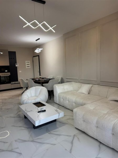 Tirane, jepet me qera apartament 3+1+Ballkon Kati 15, 125 m² 1.500 € (Garden Building)