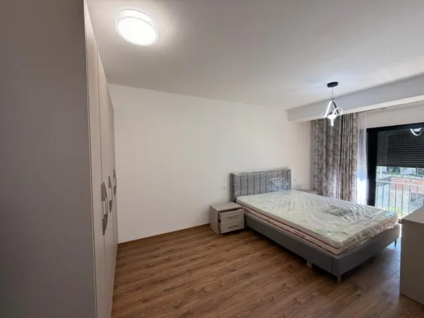 Tirane, jepet me qera apartament 1+1 Kati 2, 70 m² 600 € (rruga zallit)
