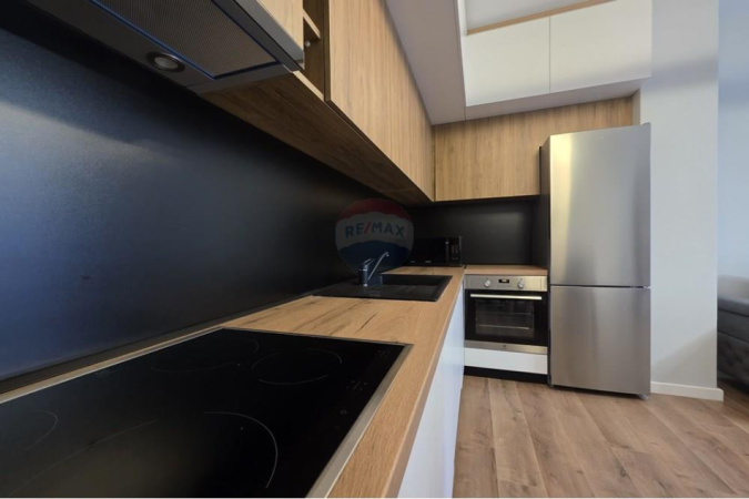 Tirane, jepet me qera apartament 1+1+Ballkon Kati 2, 87 m² 500 € (Oasis Residence)