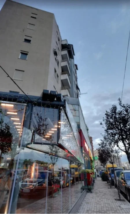 Tirane, jepet me qera apartament 2+1+Ballkon Kati 7, 100 m² 100 € (Rruga Teodor Keko)