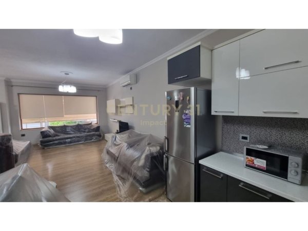 Tirane, jepet me qera Vile 2 Katshe Kati 0, 379 m² 1.500 € (Kodra e Priftit)