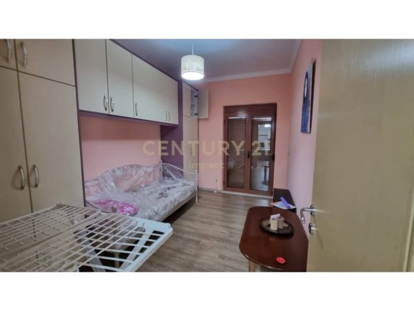 Tirane, jepet me qera Vile 2 Katshe Kati 0, 379 m² 1.500 € (Kodra e Priftit)